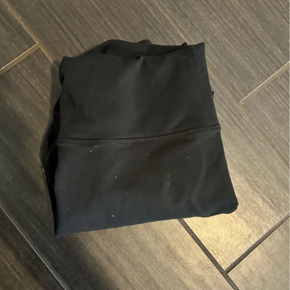 FABLETICS BLACK LEGGINGS.